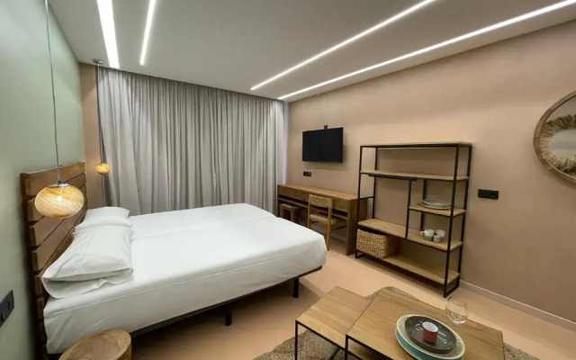 Gran Marina Suites