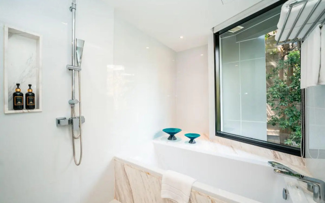 Amanta Hotel & Residence Sathorn