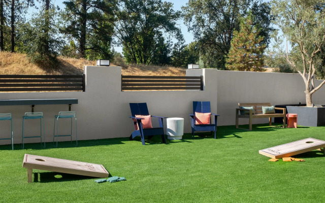 The Inelle, Oakhurst Yosemite, a Tribute Portfolio Hotel
