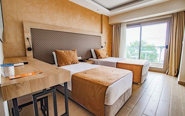 Point Beach Hotel