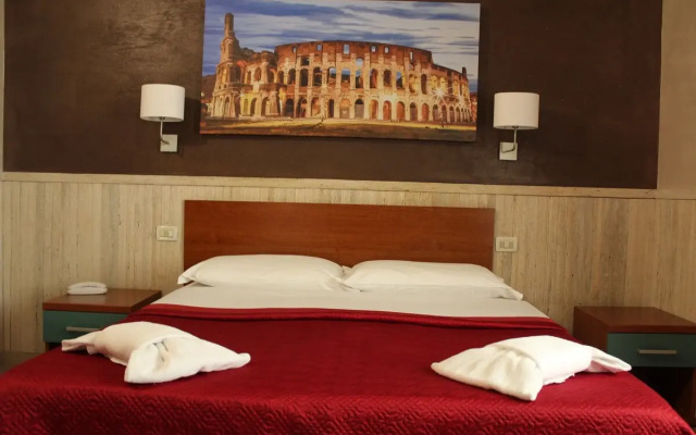 Hotel Pyramid