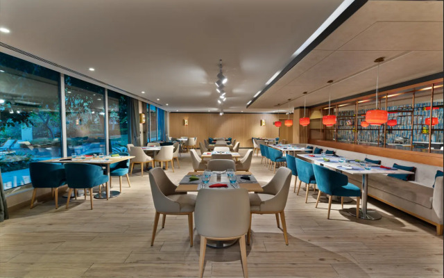 Rixos The Palm Hotel & Suites