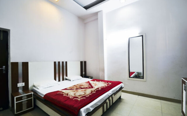 Hotel Mandakini Palace