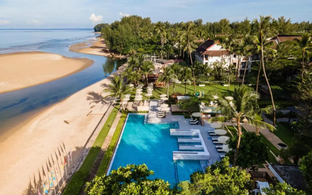 Apsara Beachfront Resort Hotel and Villa 
