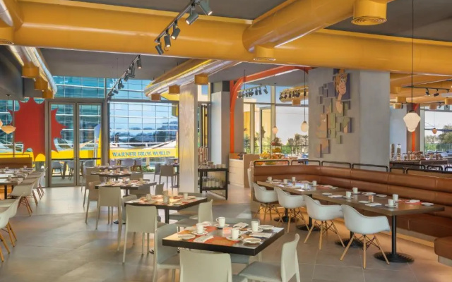 The WB Abu Dhabi, Curio Collection by Hilton