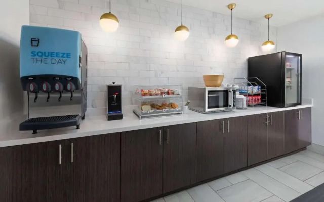 La Quinta Inn & Suites by Wyndham Meridian