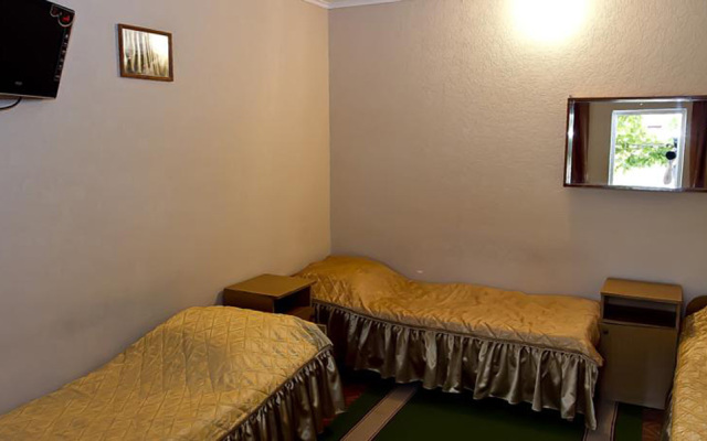 Na Samburova 10 Guest House
