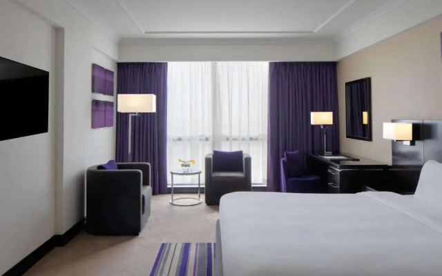 Pullman Dubai Creek City Centre Hotel