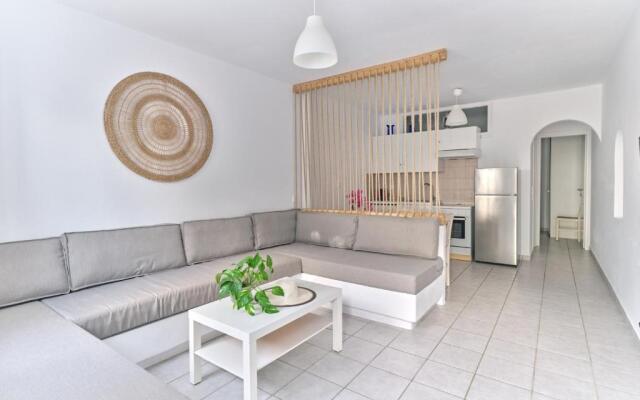 Cleopatra Seaside Homes Paros