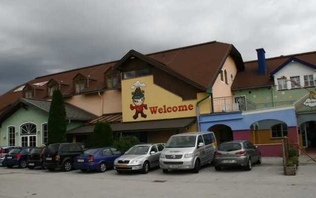 Vulcanino Family Play Resort
