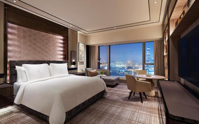 Four Seasons Hotel Hong Kong