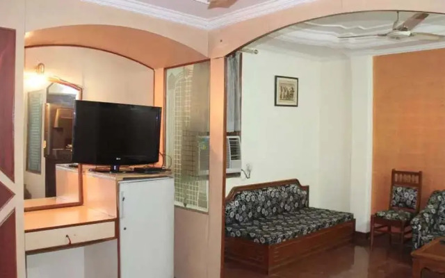 Hotel Vishesh Continental Kirti Nagar