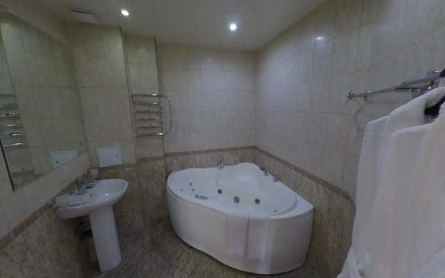 Doma Moskvyi V Suhume Hotel