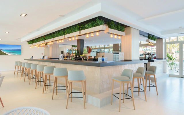 Курорт Caprice Janeiro Hotel & Spa