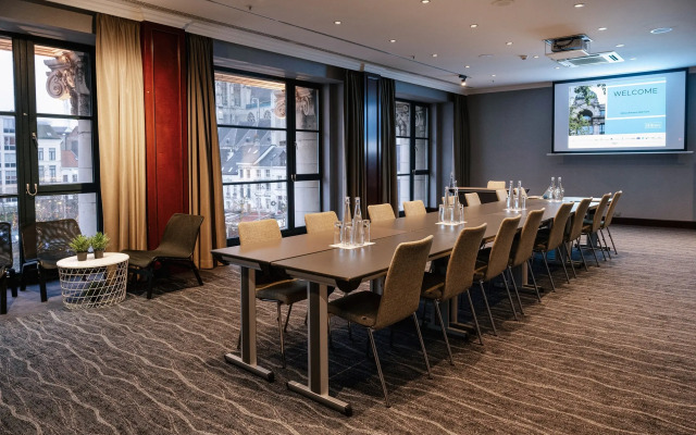 Hilton Antwerp Old Town