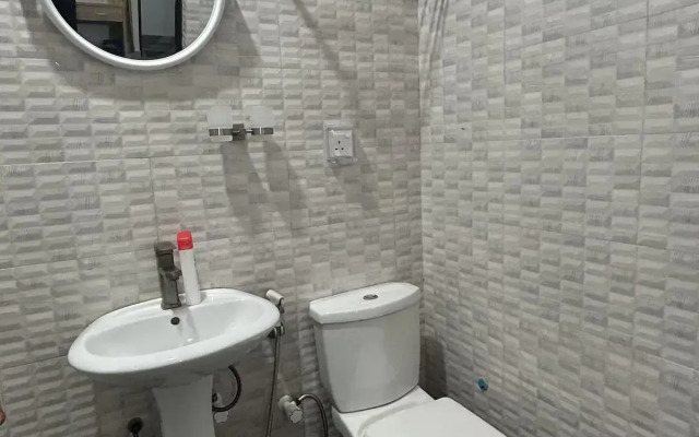 Ariston Dhangethi Inn