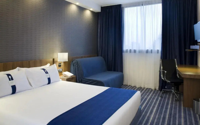 Отель Holiday Inn Express Bilbao, an IHG Hotel