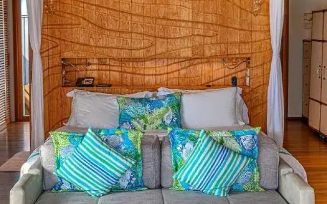 Constance Moofushi All Inclusive Hotel