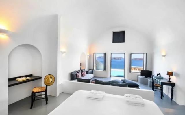 Отель Grand Ambassador Santorini