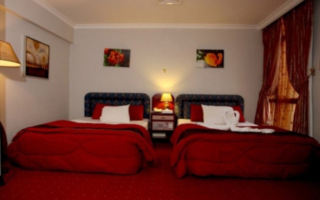 Adhari Hotel