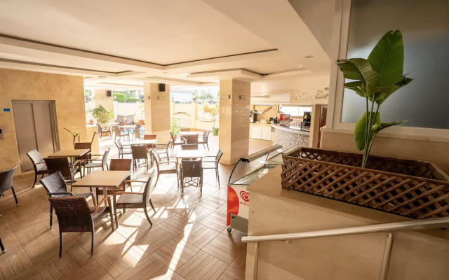 Отель Artemis Princess 