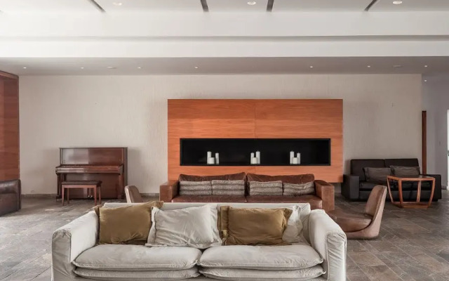 Amphora Hotel & Suites