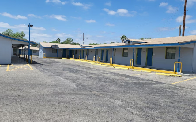 Carrizo Executive Inn
