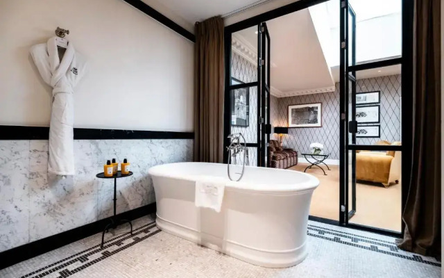 Hôtel de Berri Champs-Élysées, a Luxury Collection Hotel