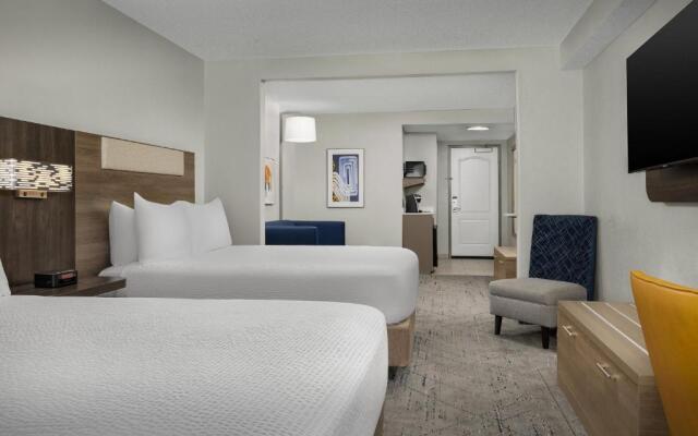 Holiday Inn Express Hotel & Suites Greensboro Airport Area, an IHG Hotel