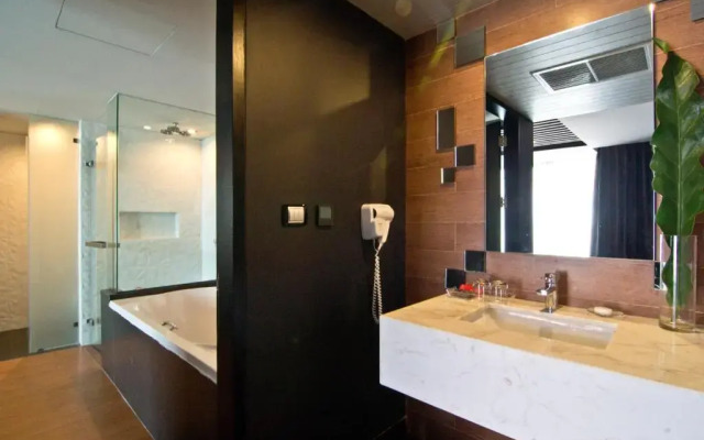 Tsix5 Hotel