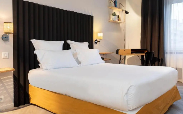 Chromatics Hotel & Restaurant The Hill Club by happyculture