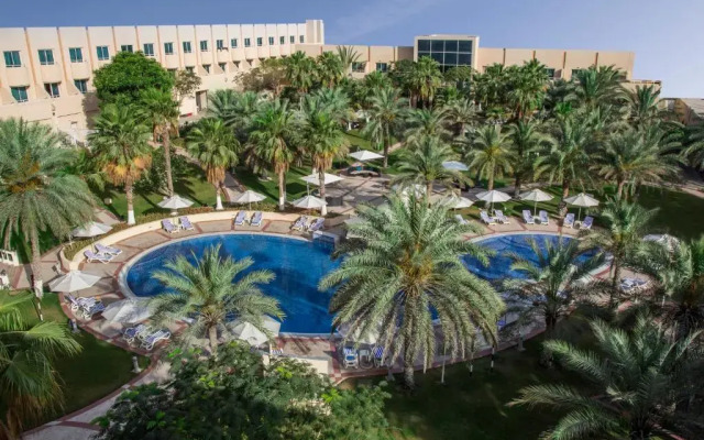 Metropolitan Al Mafraq Hotel