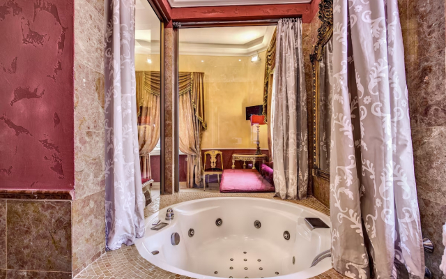 Romanico Palace Luxury Hotel & Spa