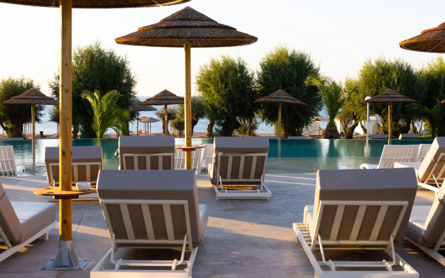 Pegasos Deluxe Beach Hotel