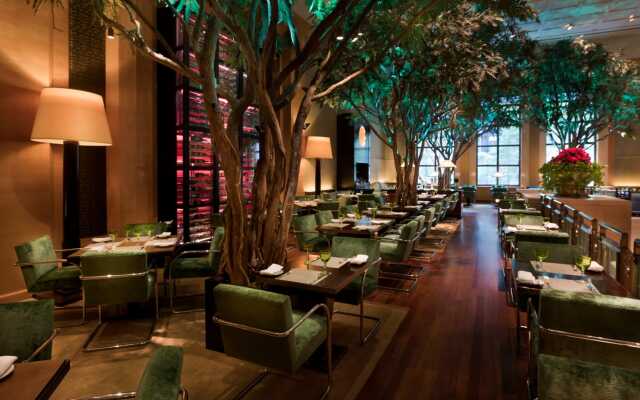 Отель Four Seasons New York