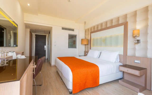 Pegasos Deluxe Beach Hotel