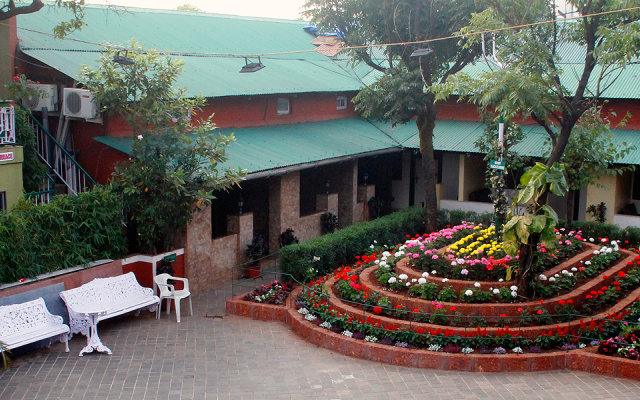 Shreyas Hotel