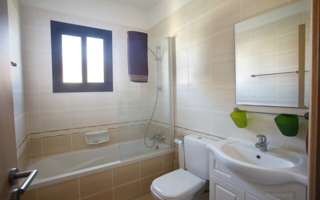 2 Br Townhome Valentina - Chg 8905