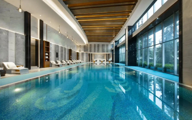Grand Barony Qingdao Airport Hotel