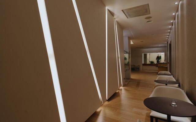 New Ipoint Hotel
