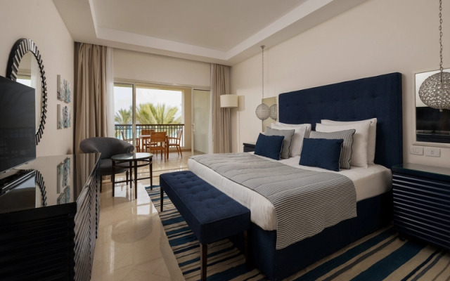 JAZ Elite Crystal, Almaza Bay