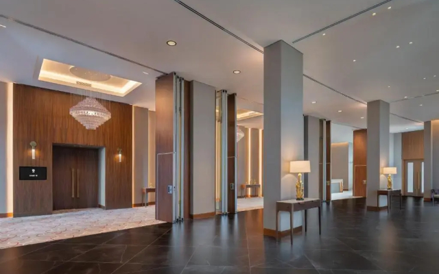 The WB Abu Dhabi, Curio Collection by Hilton