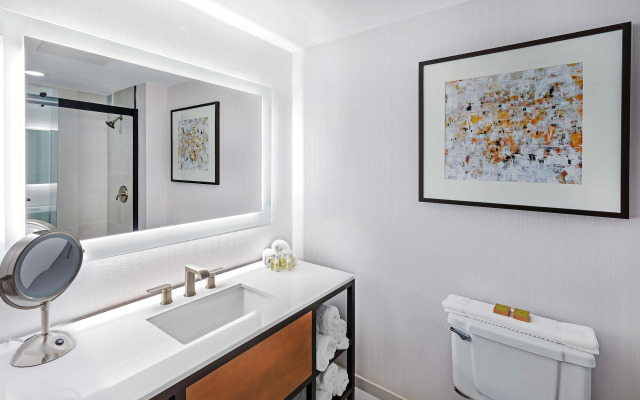 DoubleTree by Hilton Tulsa - Warren Place
