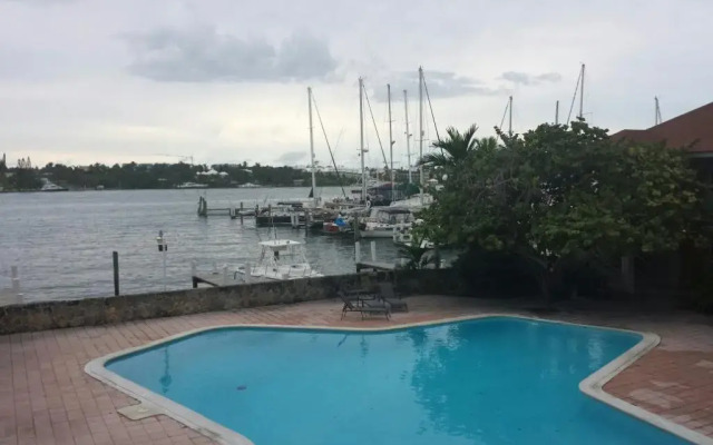 Nassau Harbour Club