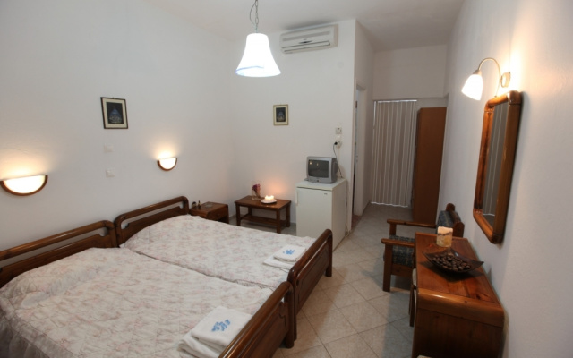 Mina Beach Hotel