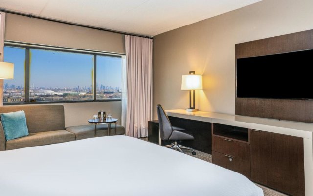 DoubleTree by Hilton Hotel Newark Airport