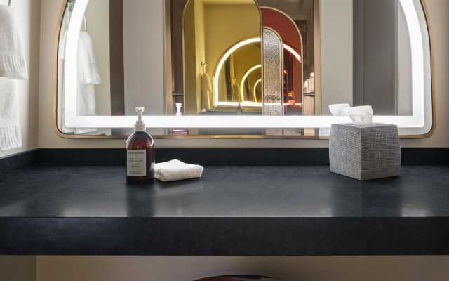 The Luce, St. Pete Beach, a Tribute Portfolio Hotel