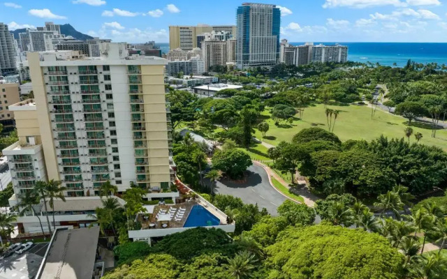 Luana Waikiki Hotel & Suites