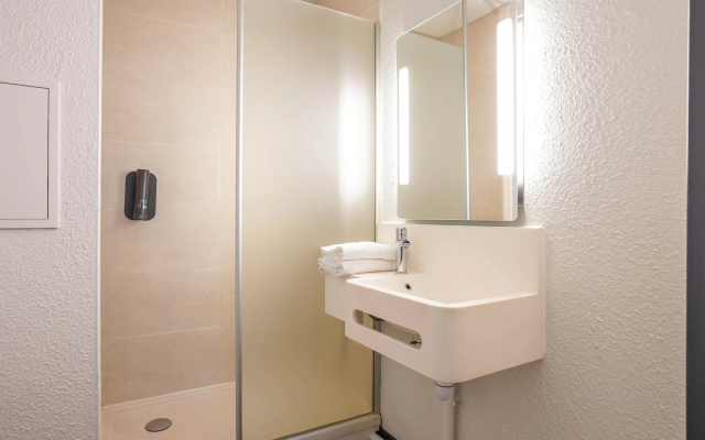B&B HOTEL Paris Châtillon