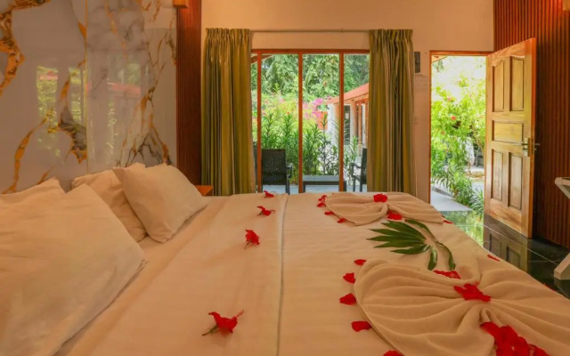 Thoddoo Beach Holiday Inn